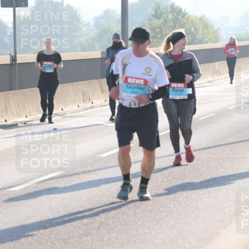 03.10.2025 - Köhlbrandbrückenlauf Lena Gebhardt http://msf.ph/oto/9048683 03.10.2025 09:30:51 Position 1 2425, 2666 meine-sportfotos.de