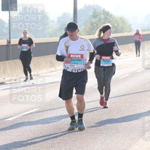 03.10.2025 - Köhlbrandbrückenlauf Lena Gebhardt http://msf.ph/oto/9048694 03.10.2025 09:30:51 Position 1 3606, 2425, 2426, 2666 meine-sportfotos.de