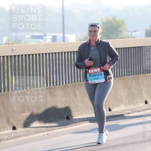 03.10.2025 - Köhlbrandbrückenlauf Lena Gebhardt http://msf.ph/oto/9048727 03.10.2025 09:30:55 Position 1 3606 meine-sportfotos.de