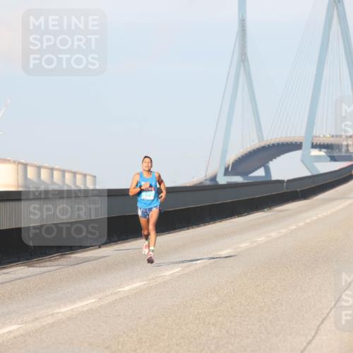 03.10.2025 - Köhlbrandbrückenlauf Lena Gebhardt http://msf.ph/oto/9048742 03.10.2025 09:31:25 Position 1  meine-sportfotos.de