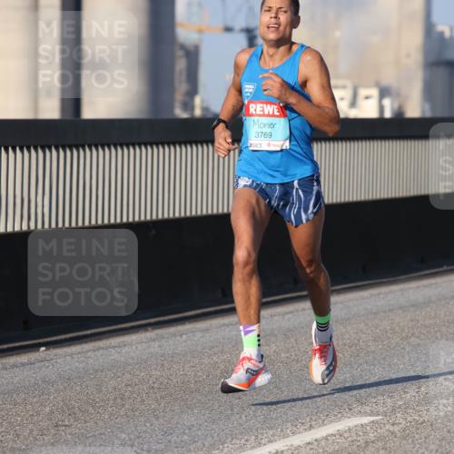 03.10.2025 - Köhlbrandbrückenlauf Lena Gebhardt http://msf.ph/oto/9048787 03.10.2025 09:31:31 Position 1 3769 meine-sportfotos.de