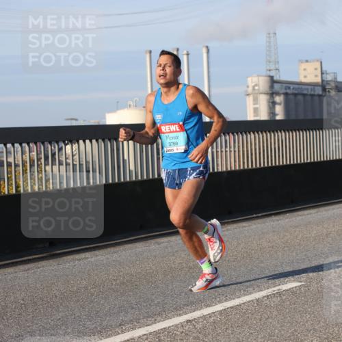 03.10.2025 - Köhlbrandbrückenlauf Lena Gebhardt http://msf.ph/oto/9048849 03.10.2025 09:31:33 Position 1 3769 meine-sportfotos.de