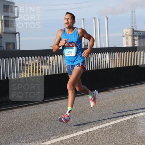 03.10.2025 - Köhlbrandbrückenlauf Lena Gebhardt http://msf.ph/oto/9048863 03.10.2025 09:31:33 Position 1 3769 meine-sportfotos.de