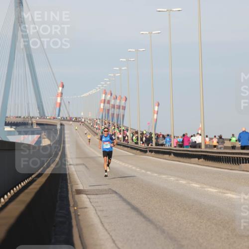 03.10.2025 - Köhlbrandbrückenlauf Lena Gebhardt http://msf.ph/oto/9048897 03.10.2025 09:32:10 Position 1  meine-sportfotos.de