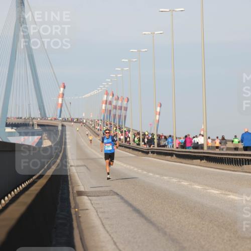 03.10.2025 - Köhlbrandbrückenlauf Lena Gebhardt http://msf.ph/oto/9048902 03.10.2025 09:32:10 Position 1  meine-sportfotos.de