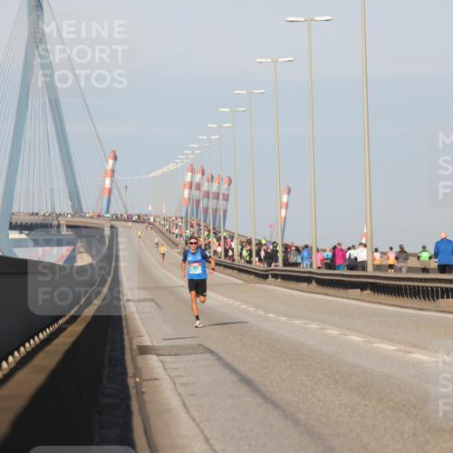 03.10.2025 - Köhlbrandbrückenlauf Lena Gebhardt http://msf.ph/oto/9048905 03.10.2025 09:32:10 Position 1  meine-sportfotos.de