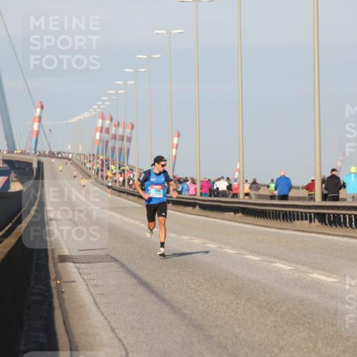 03.10.2025 - Köhlbrandbrückenlauf Lena Gebhardt http://msf.ph/oto/9048941 03.10.2025 09:32:14 Position 1  meine-sportfotos.de