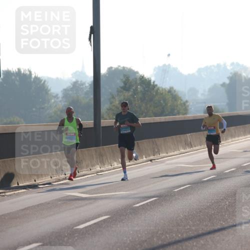 03.10.2025 - Köhlbrandbrückenlauf Lena Gebhardt http://msf.ph/oto/9049037 03.10.2025 09:11:58 Position 1  meine-sportfotos.de