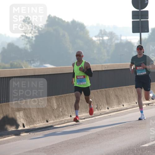 03.10.2025 - Köhlbrandbrückenlauf Lena Gebhardt http://msf.ph/oto/9049060 03.10.2025 09:12:02 Position 1 1008 meine-sportfotos.de