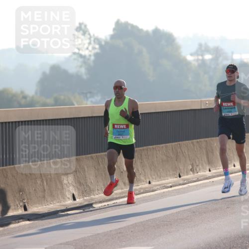 03.10.2025 - Köhlbrandbrückenlauf Lena Gebhardt http://msf.ph/oto/9049085 03.10.2025 09:12:02 Position 1 3807, 1008 meine-sportfotos.de