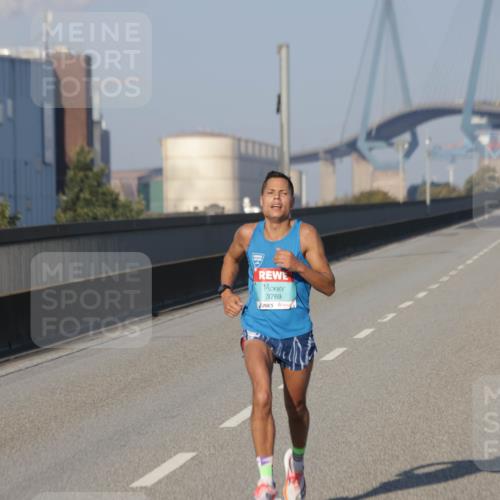 03.10.2025 - Köhlbrandbrückenlauf Jannik Wohlers http://msf.ph/oto/9049086 03.10.2025 09:32:52 Position 3 3769 meine-sportfotos.de