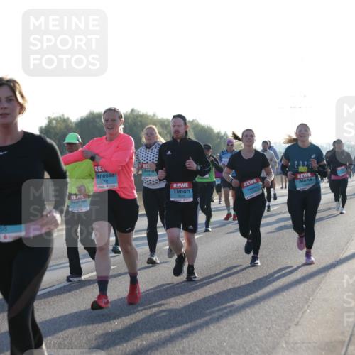 03.10.2025 - Köhlbrandbrückenlauf Jannik Wohlers http://msf.ph/oto/9049095 03.10.2025 09:18:18 Position 3 3168, 3210, 1164, 3515, 202 meine-sportfotos.de