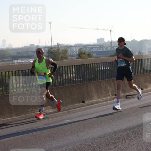 03.10.2025 - Köhlbrandbrückenlauf Lena Gebhardt http://msf.ph/oto/9049159 03.10.2025 09:12:06 Position 1 1008 meine-sportfotos.de