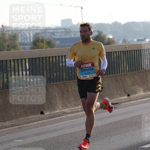 03.10.2025 - Köhlbrandbrückenlauf Lena Gebhardt http://msf.ph/oto/9049180 03.10.2025 09:12:08 Position 1 3590 meine-sportfotos.de