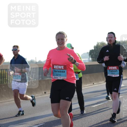 03.10.2025 - Köhlbrandbrückenlauf Jannik Wohlers http://msf.ph/oto/9049198 03.10.2025 09:18:19 Position 3 2882, 3210, 3515, 3724 meine-sportfotos.de