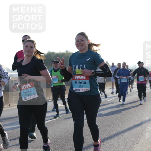 03.10.2025 - Köhlbrandbrückenlauf Jannik Wohlers http://msf.ph/oto/9049256 03.10.2025 09:18:20 Position 3 1162, 3724, 2025, 1460 meine-sportfotos.de