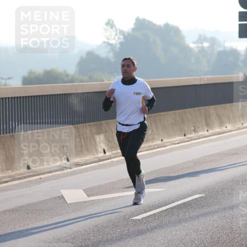 03.10.2025 - Köhlbrandbrückenlauf Lena Gebhardt http://msf.ph/oto/9049269 03.10.2025 09:12:13 Position 1  meine-sportfotos.de