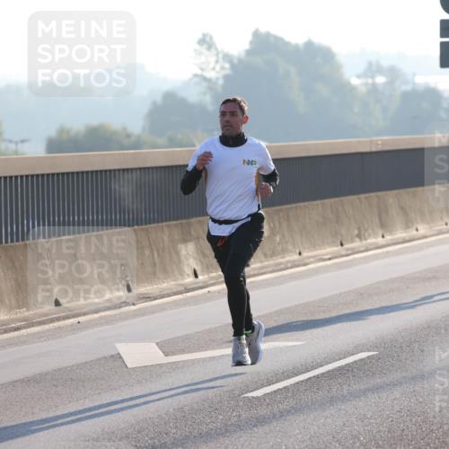 03.10.2025 - Köhlbrandbrückenlauf Lena Gebhardt http://msf.ph/oto/9049275 03.10.2025 09:12:13 Position 1  meine-sportfotos.de