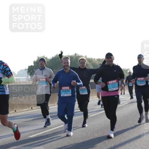 03.10.2025 - Köhlbrandbrückenlauf Jannik Wohlers http://msf.ph/oto/9049329 03.10.2025 09:18:23 Position 3 3457, 2027, 3799, 1675, 1408 meine-sportfotos.de