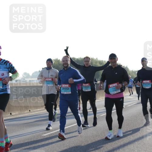 03.10.2025 - Köhlbrandbrückenlauf Jannik Wohlers http://msf.ph/oto/9049343 03.10.2025 09:18:23 Position 3 3457, 2027, 1675, 1408, 3799 meine-sportfotos.de