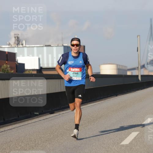 03.10.2025 - Köhlbrandbrückenlauf Jannik Wohlers http://msf.ph/oto/9049350 03.10.2025 09:33:44 Position 3 3247 meine-sportfotos.de