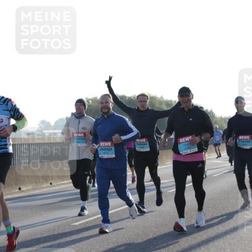 03.10.2025 - Köhlbrandbrückenlauf Jannik Wohlers http://msf.ph/oto/9049353 03.10.2025 09:18:23 Position 3 3457, 2027, 1675, 1408, 3799 meine-sportfotos.de