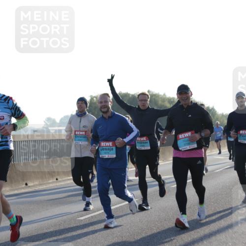 03.10.2025 - Köhlbrandbrückenlauf Jannik Wohlers http://msf.ph/oto/9049361 03.10.2025 09:18:23 Position 3 3457, 1675, 1408, 3799 meine-sportfotos.de