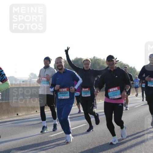 03.10.2025 - Köhlbrandbrückenlauf Jannik Wohlers http://msf.ph/oto/9049368 03.10.2025 09:18:23 Position 3 3457, 1408, 1675, 3799 meine-sportfotos.de