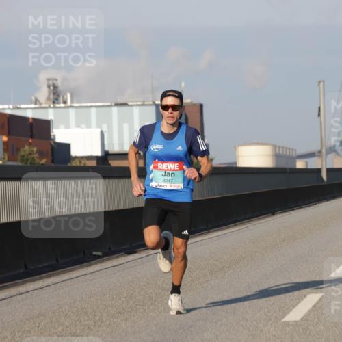 03.10.2025 - Köhlbrandbrückenlauf Jannik Wohlers http://msf.ph/oto/9049369 03.10.2025 09:33:44 Position 3 3247 meine-sportfotos.de