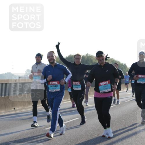 03.10.2025 - Köhlbrandbrückenlauf Jannik Wohlers http://msf.ph/oto/9049377 03.10.2025 09:18:24 Position 3 3457, 1675, 1408, 3799, 1605 meine-sportfotos.de