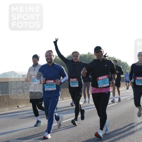 03.10.2025 - Köhlbrandbrückenlauf Jannik Wohlers http://msf.ph/oto/9049392 03.10.2025 09:18:24 Position 3 3457, 1675, 1408, 3799, 1605 meine-sportfotos.de