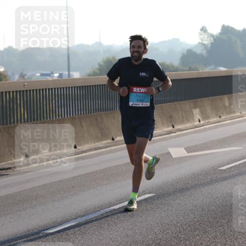 03.10.2025 - Köhlbrandbrückenlauf Lena Gebhardt http://msf.ph/oto/9049399 03.10.2025 09:12:18 Position 1 3760 meine-sportfotos.de