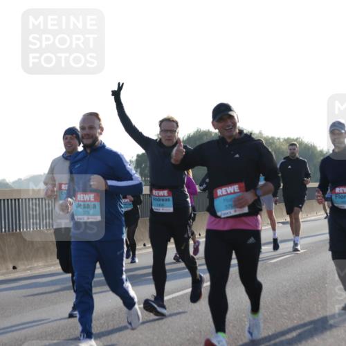 03.10.2025 - Köhlbrandbrückenlauf Jannik Wohlers http://msf.ph/oto/9049400 03.10.2025 09:18:24 Position 3 1675, 1408, 379, 1605 meine-sportfotos.de