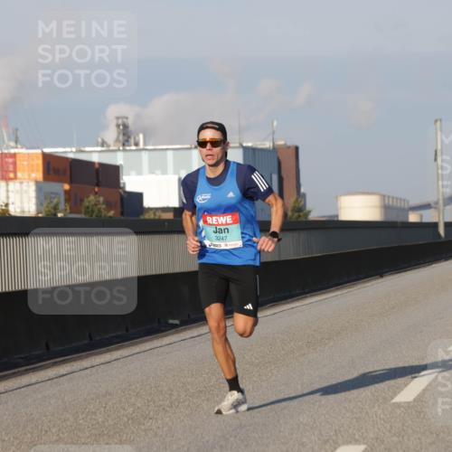 03.10.2025 - Köhlbrandbrückenlauf Jannik Wohlers http://msf.ph/oto/9049401 03.10.2025 09:33:44 Position 3 3247 meine-sportfotos.de