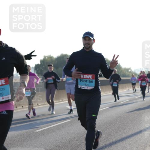 03.10.2025 - Köhlbrandbrückenlauf Jannik Wohlers http://msf.ph/oto/9049449 03.10.2025 09:18:25 Position 3 140, 3799, 1605 meine-sportfotos.de