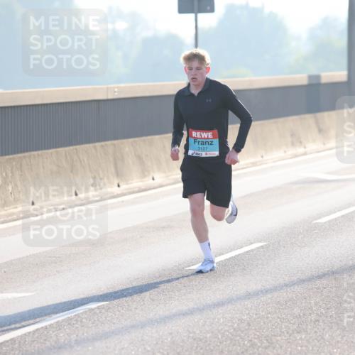 03.10.2025 - Köhlbrandbrückenlauf Lena Gebhardt http://msf.ph/oto/9049475 03.10.2025 09:12:54 Position 1 3127 meine-sportfotos.de