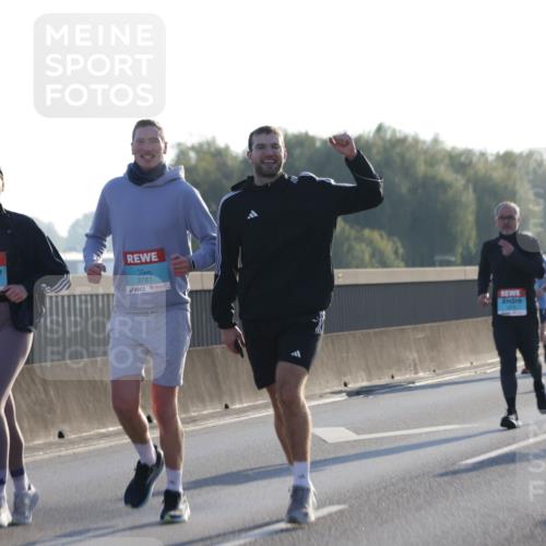 03.10.2025 - Köhlbrandbrückenlauf Jannik Wohlers http://msf.ph/oto/9049499 03.10.2025 09:18:26 Position 3 1487, 3781 meine-sportfotos.de