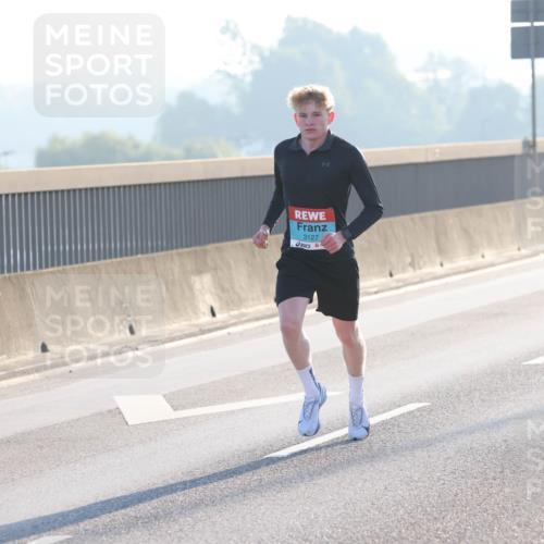 03.10.2025 - Köhlbrandbrückenlauf Lena Gebhardt http://msf.ph/oto/9049502 03.10.2025 09:12:55 Position 1 3127 meine-sportfotos.de