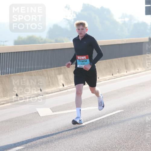 03.10.2025 - Köhlbrandbrückenlauf Lena Gebhardt http://msf.ph/oto/9049520 03.10.2025 09:12:55 Position 1 3127 meine-sportfotos.de