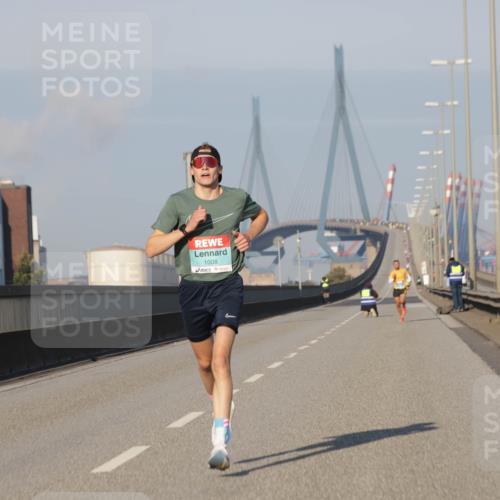 03.10.2025 - Köhlbrandbrückenlauf Jannik Wohlers http://msf.ph/oto/9049522 03.10.2025 09:34:26 Position 3 1008 meine-sportfotos.de