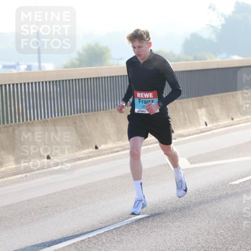 03.10.2025 - Köhlbrandbrückenlauf Lena Gebhardt http://msf.ph/oto/9049526 03.10.2025 09:12:56 Position 1 31 meine-sportfotos.de