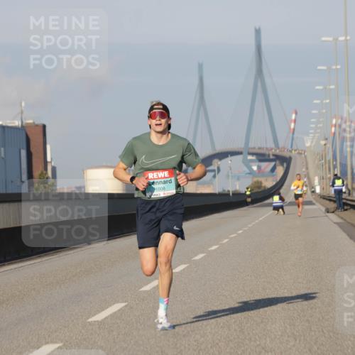 03.10.2025 - Köhlbrandbrückenlauf Jannik Wohlers http://msf.ph/oto/9049536 03.10.2025 09:34:26 Position 3 1008 meine-sportfotos.de