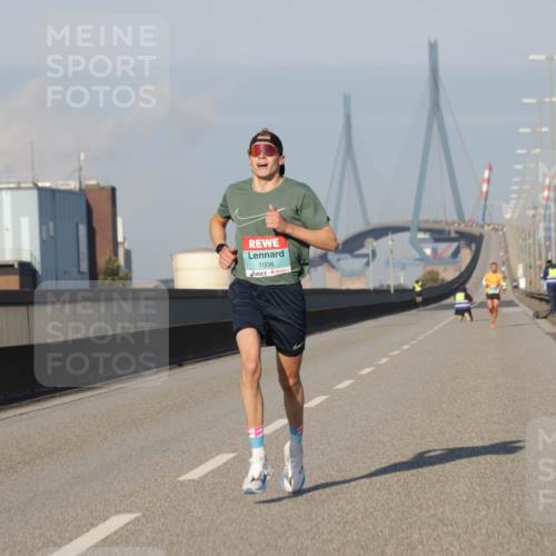 03.10.2025 - Köhlbrandbrückenlauf Jannik Wohlers http://msf.ph/oto/9049544 03.10.2025 09:34:27 Position 3 1008 meine-sportfotos.de