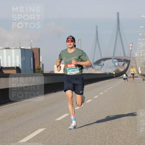 03.10.2025 - Köhlbrandbrückenlauf Jannik Wohlers http://msf.ph/oto/9049560 03.10.2025 09:34:27 Position 3 1008 meine-sportfotos.de