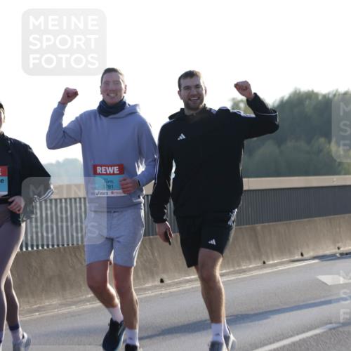 03.10.2025 - Köhlbrandbrückenlauf Jannik Wohlers http://msf.ph/oto/9049568 03.10.2025 09:18:27 Position 3 1487, 3781 meine-sportfotos.de