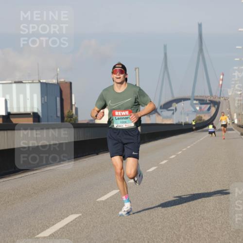 03.10.2025 - Köhlbrandbrückenlauf Jannik Wohlers http://msf.ph/oto/9049572 03.10.2025 09:34:27 Position 3 1008 meine-sportfotos.de