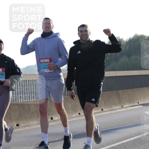 03.10.2025 - Köhlbrandbrückenlauf Jannik Wohlers http://msf.ph/oto/9049576 03.10.2025 09:18:27 Position 3 1487, 3781 meine-sportfotos.de
