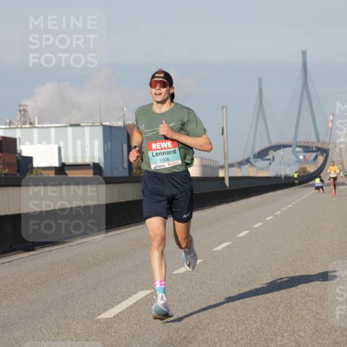 03.10.2025 - Köhlbrandbrückenlauf Jannik Wohlers http://msf.ph/oto/9049632 03.10.2025 09:34:27 Position 3 1008 meine-sportfotos.de