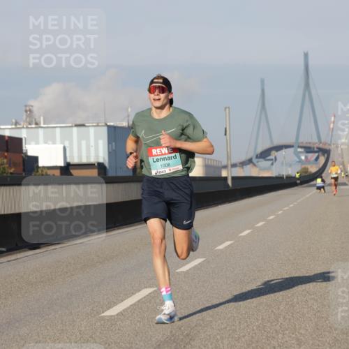 03.10.2025 - Köhlbrandbrückenlauf Jannik Wohlers http://msf.ph/oto/9049635 03.10.2025 09:34:27 Position 3 1008 meine-sportfotos.de
