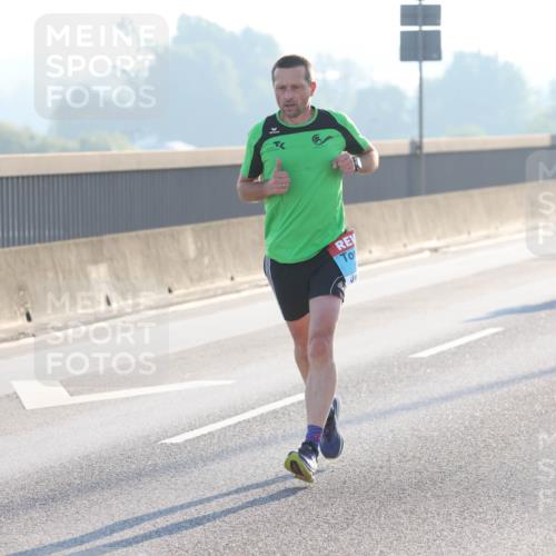 03.10.2025 - Köhlbrandbrückenlauf Lena Gebhardt http://msf.ph/oto/9049648 03.10.2025 09:13:07 Position 1  meine-sportfotos.de